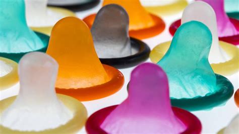 Blowjob ohne Kondom gegen Aufpreis Bordell La Bouverie